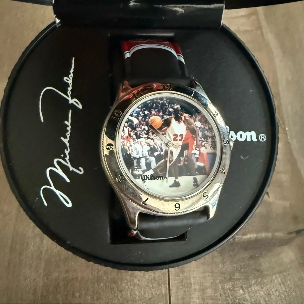 Avon‎ 1997 Michael Jordan #23 Watch Basketball Case Chicago Bulls Wilson No Box